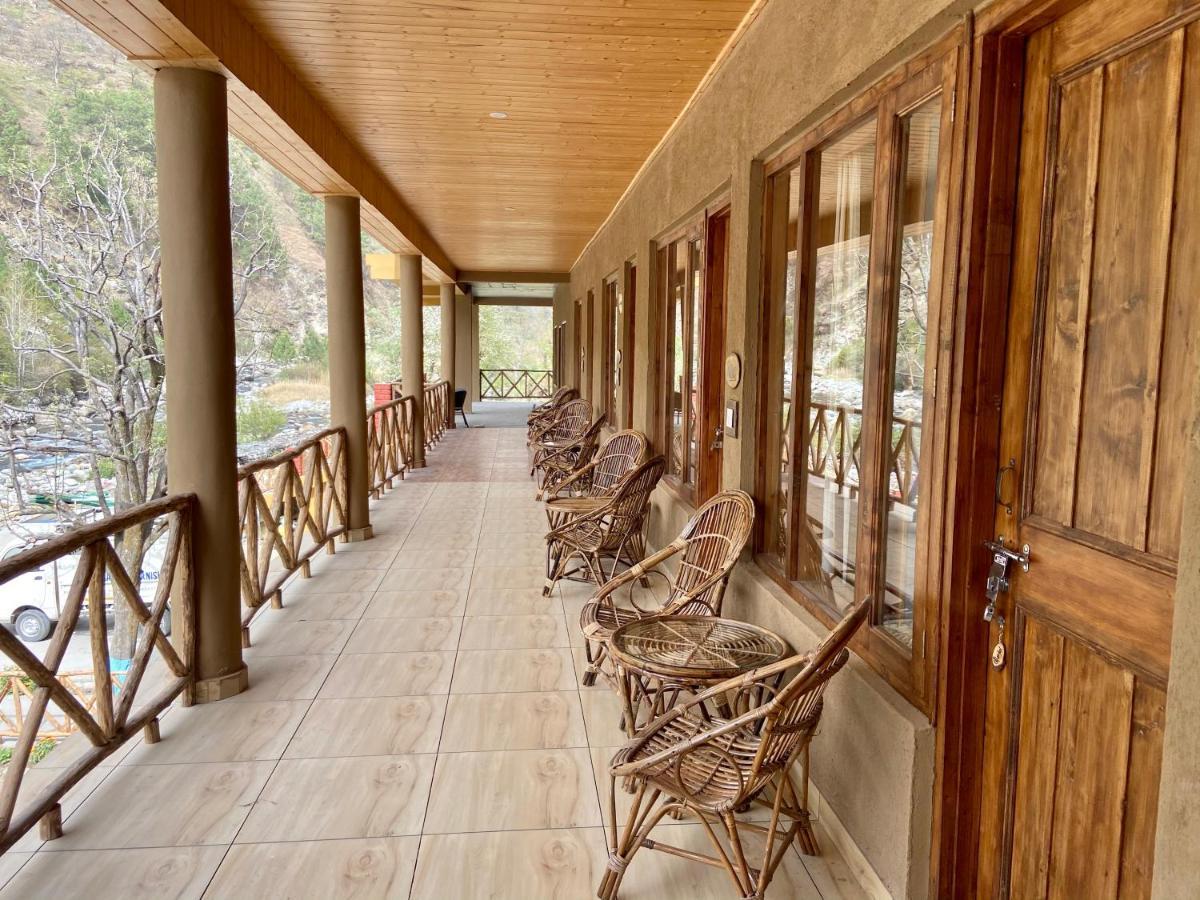 Shivadya Tirthan - Tirthan Valley Banjar Exterior photo